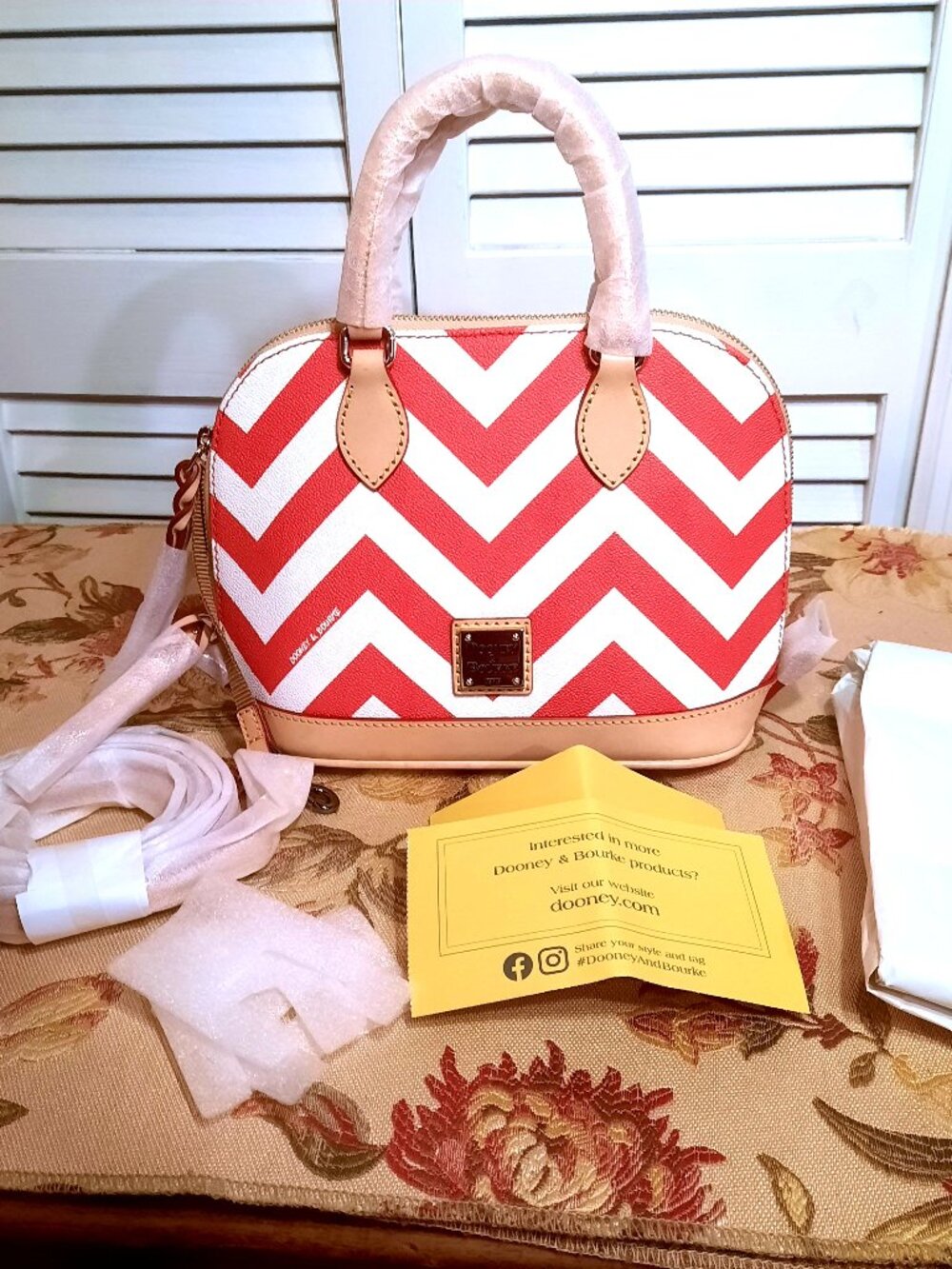Dooney & Bourke Bitsy Bag NWT Dooney Bourke Red and White Chevron Bitsy Bag